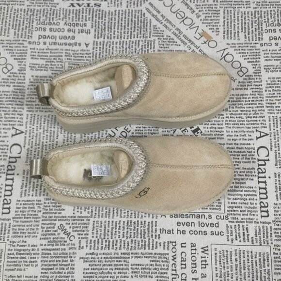 UGG Beige Platform Shoes - Picture 6 of 10